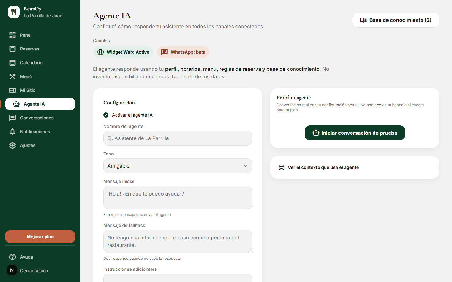 Pantalla de configuración del Agente IA en RestoUp con nombre, tono y mensajes personalizables